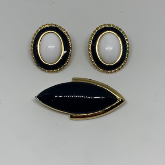 Monet Vintage Pin and Earrings - Picture 1 of 7